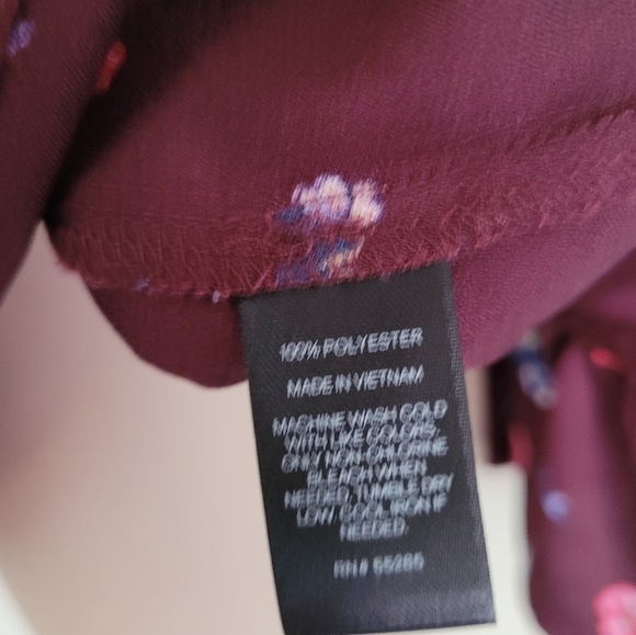 Express Maroon Floral Bell Sleeve Blouse Size Women's Medium - Picture 11 of 11